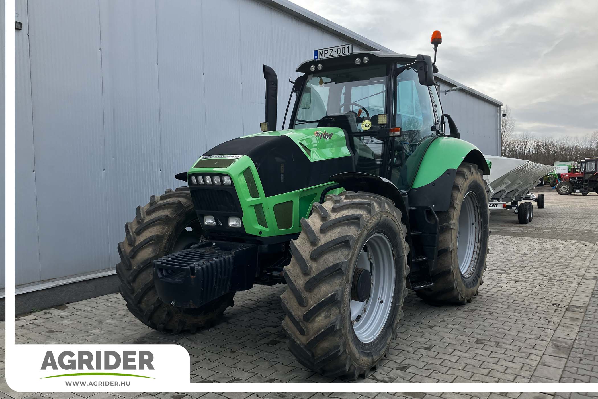 DEUTZ FAHR AGRITON TTV 7210 - DEUTZ (2013) - Traktor